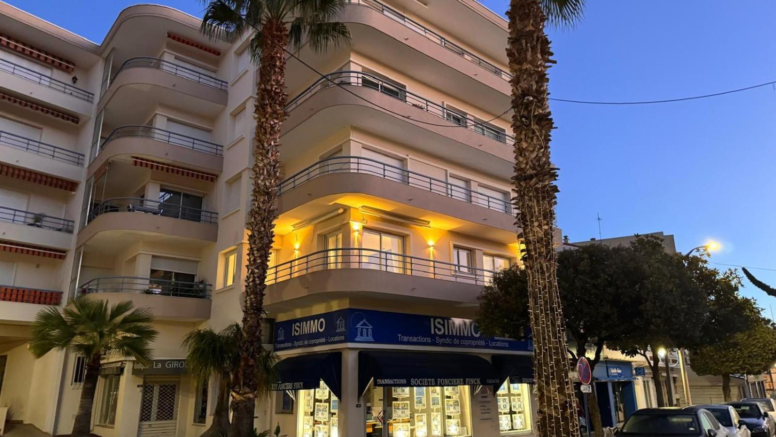 Appartement Luxueux Plein Centre De Cavalaire A 2Mn De La Plage Extérieur photo